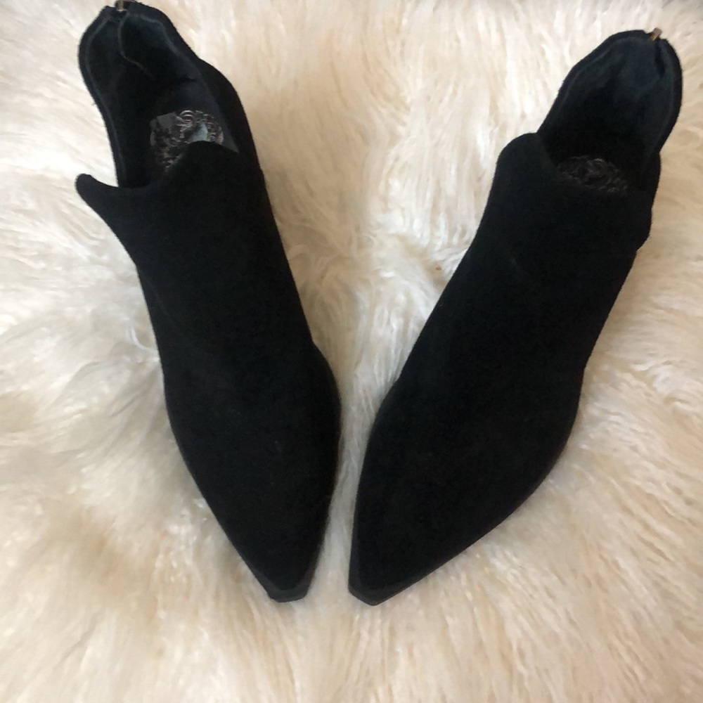 VINCE CAMUTO GWELONA Black Genuine Suede BOOTIES - Picture 7 of 13